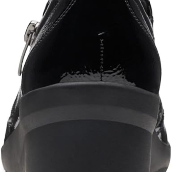 Clarks • Women's Suttyn Zip Loafer - Picture 3 of 7